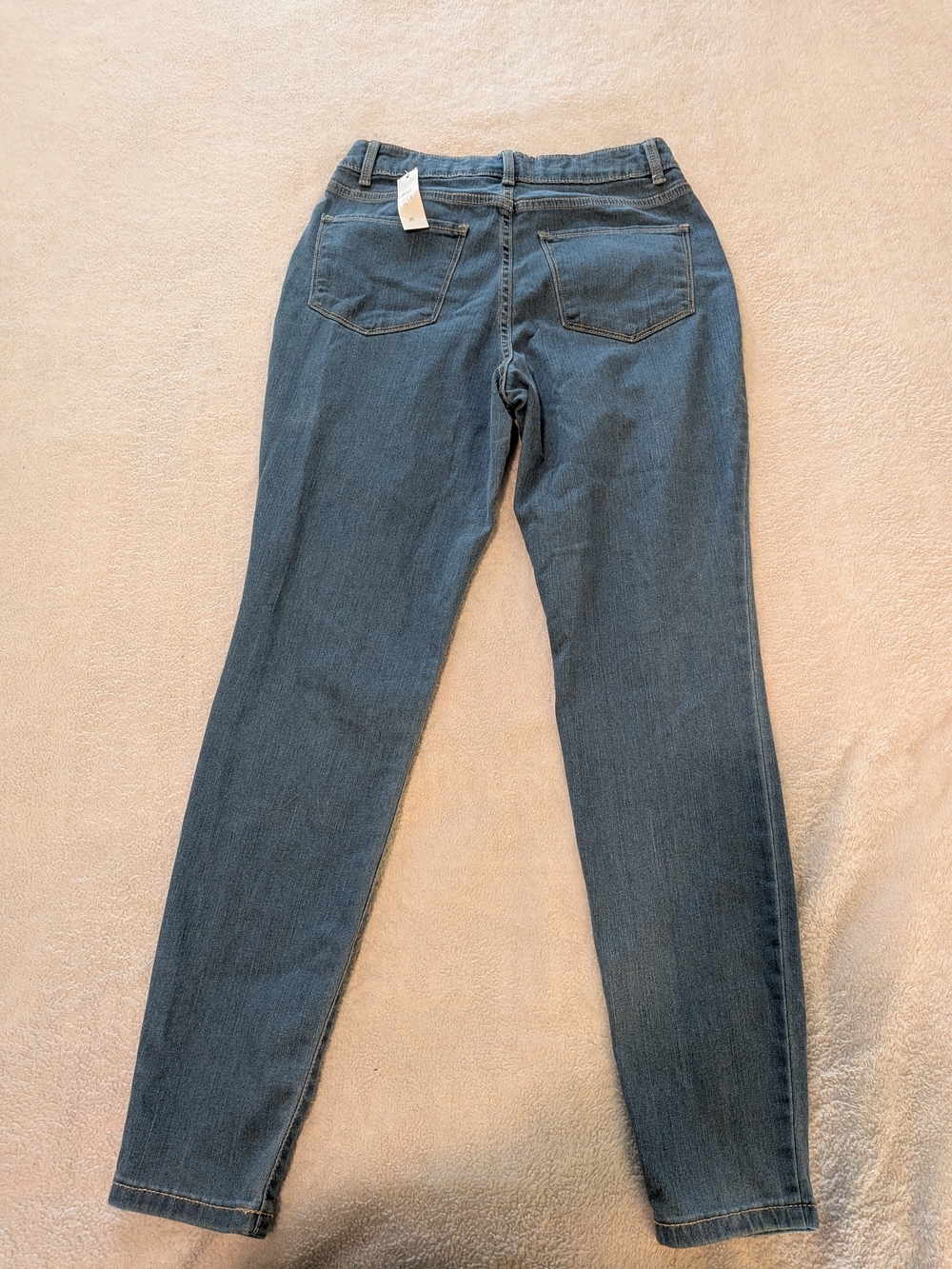No Boundaries Women's Straight-Leg Jeans - Light Blue Wash. Brand New - Picture 2 of 3